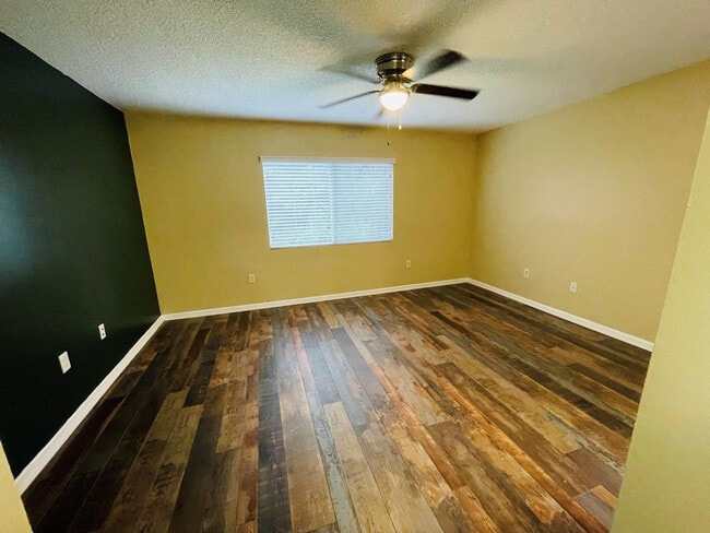 Building Photo - 4854 NW 58th Manor