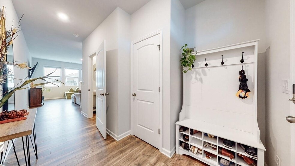 Building Photo - 5059 Hunters Village Dr