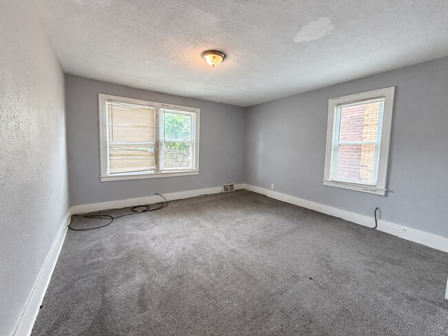Building Photo - 4368 Buckingham