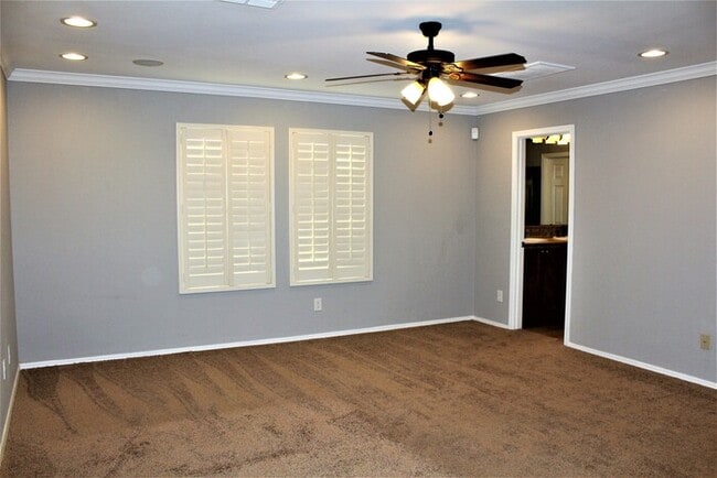 Building Photo - Beautiful 2-Story-3 Bed/2.5 Bath Home