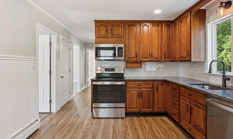 Building Photo - 45 Emery St