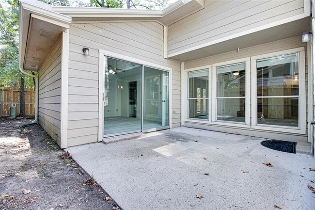 Building Photo - 4 Brentwood Oaks Ct