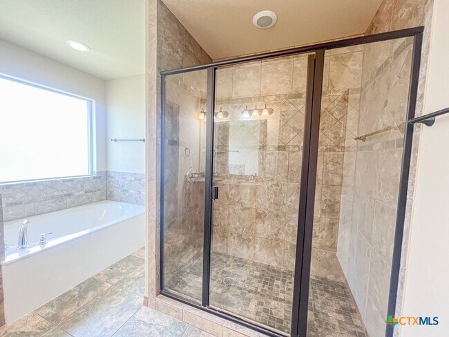 Building Photo - 700 Cosper Creek Dr