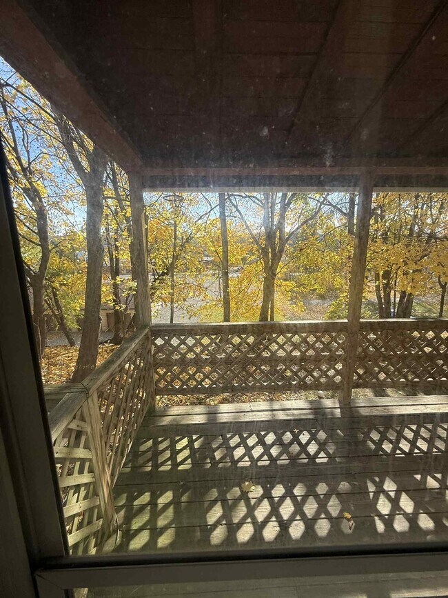 Building Photo - 522 E 4th St