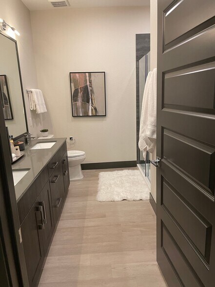 Building Photo - 2600 Wewatta Way