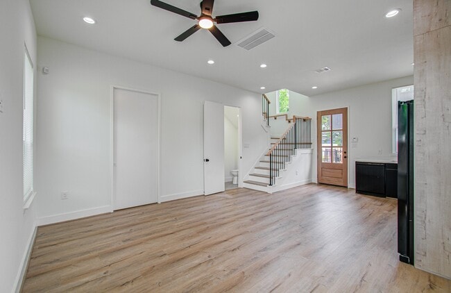 Building Photo - 1308 Tarley St