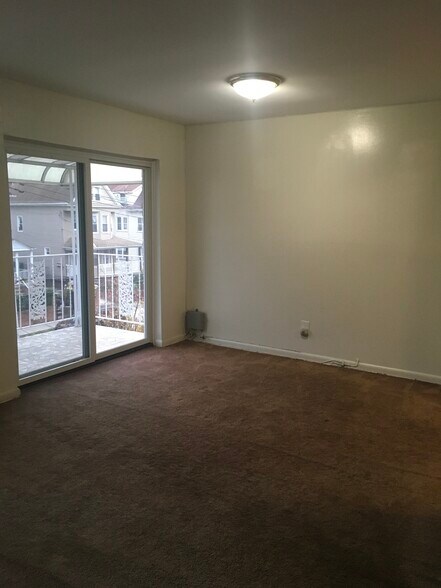 Dining Area with Terrace View - 1650 New York Ave