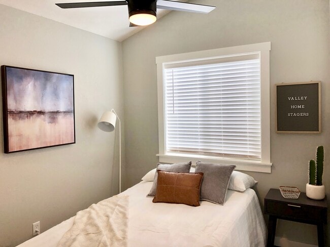 Building Photo - $1,350 Sierra & Woodworth Ave, 1 Bed Clovi...