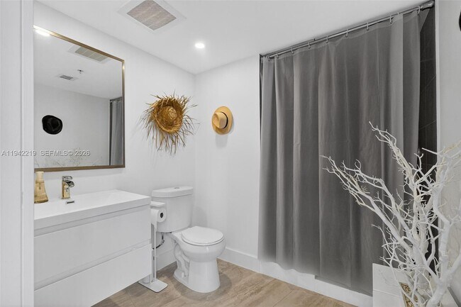 Building Photo - 92 SW 3rd St