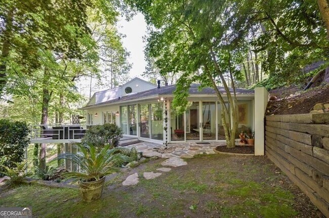 Building Photo - 625 Idlewood Dr NW