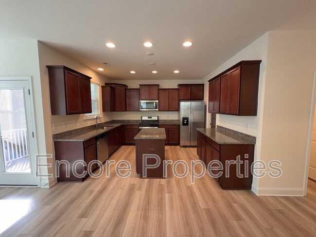 Building Photo - 241 Mill Bend Dr