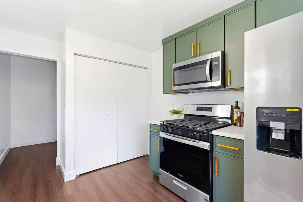 Building Photo - 23855 Zuger Dr