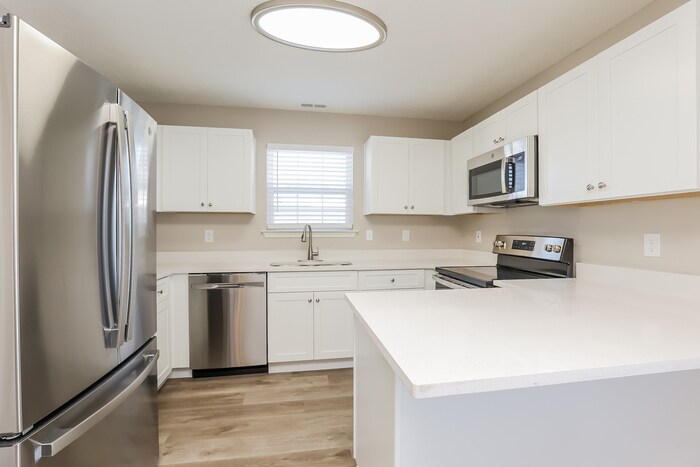 Building Photo - 710 Clear Cir
