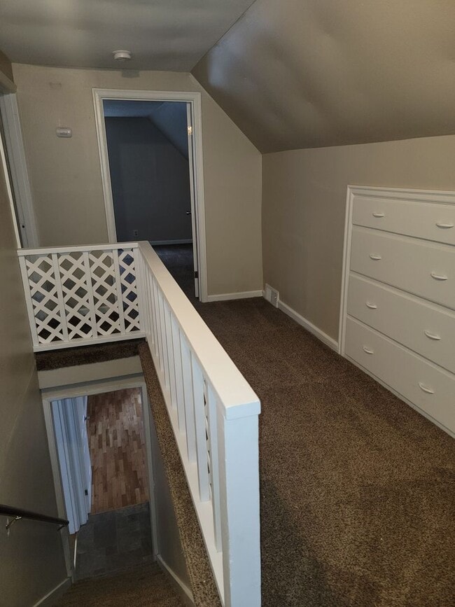 Building Photo - Charming, spacious Craftsman style Lakewood Home