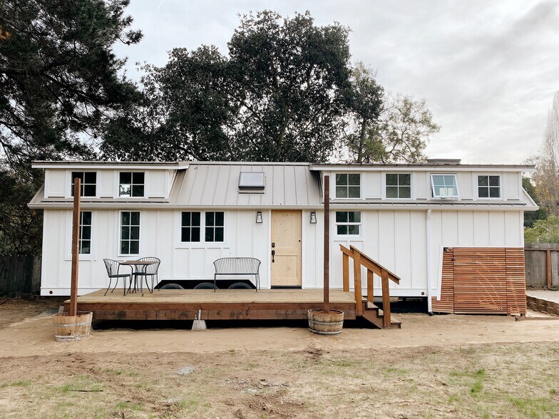 Building Photo - 46 Blake Ave