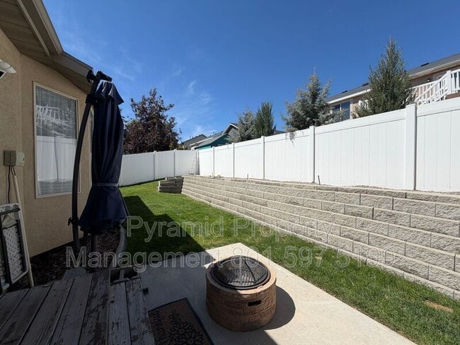 Building Photo - 12894 Cactus Berry Dr
