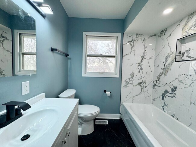 Building Photo - Remodeled 3 bed, 2 bath Millard home