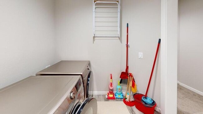 Building Photo - 730 Compass Lp