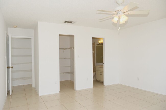 Building Photo - 2/2 Home For Rent in Kissimmee