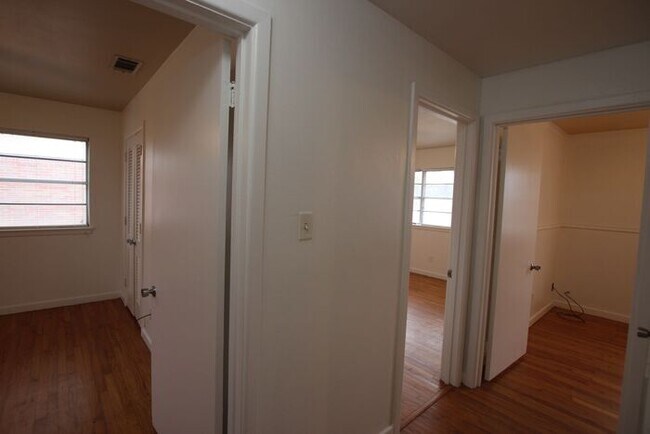 Building Photo - 3 Bed 2 Bath Home Near UT Tyler!
