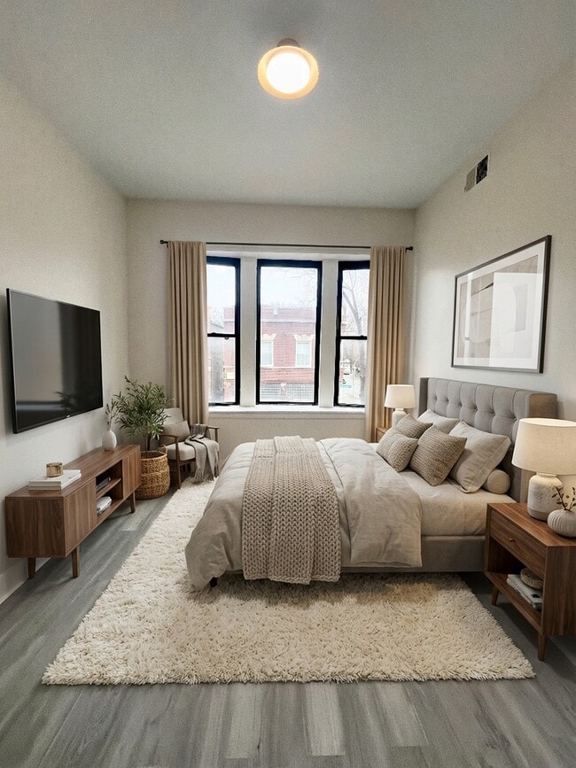 Building Photo - 2258 S Sacramento Ave