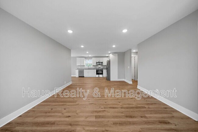 Building Photo - 7847 US-41