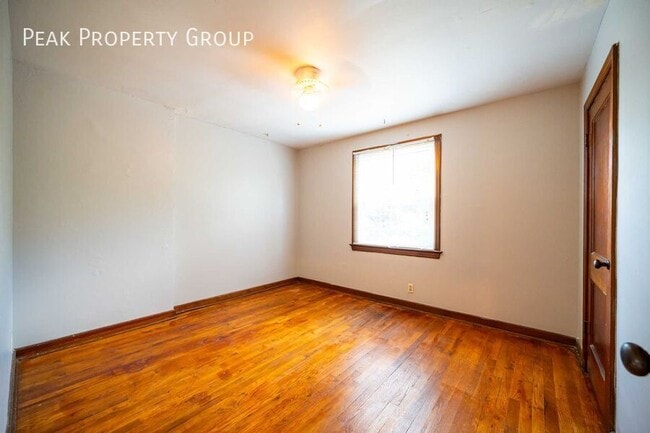Building Photo - 209 E Hudson St