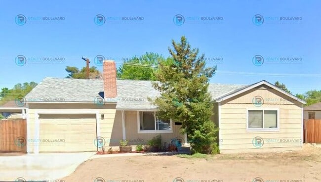 Primary Photo - 1/2 Month Free! Charming 3-Bedroom Home in...