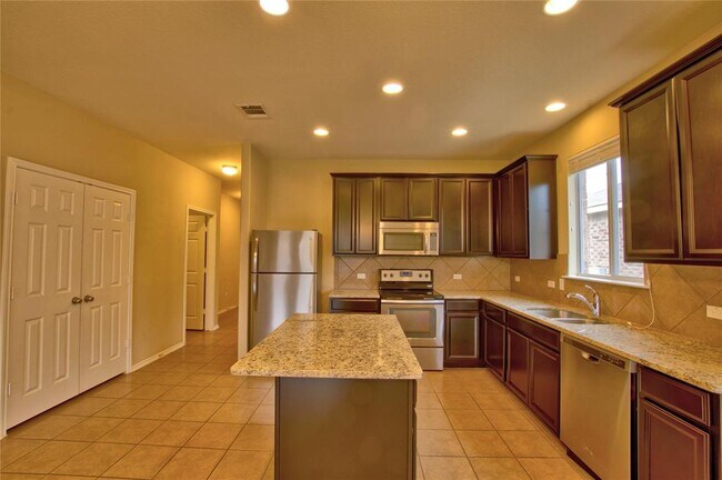 Building Photo - 141 Marcheeta Way