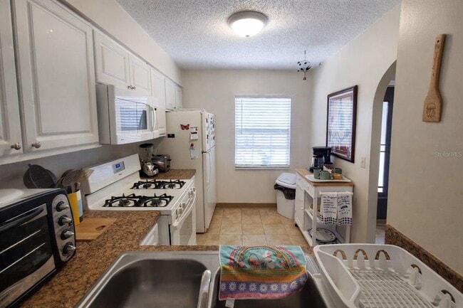 Building Photo - 1391 Mission Hills Blvd