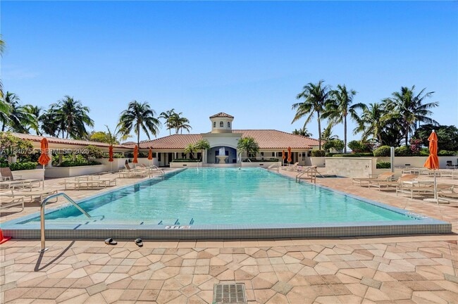 Building Photo - 20000 E Country Club Dr