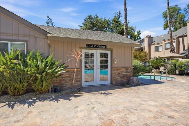 Building Photo - 536 Woodside Oaks