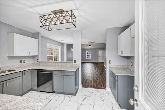 Building Photo - BEAUTIFULLY RENOVATED TWO BEDROOM IN CHAPIN