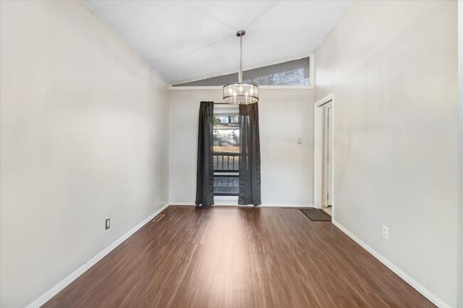 Building Photo - 514 Forest Hill Dr