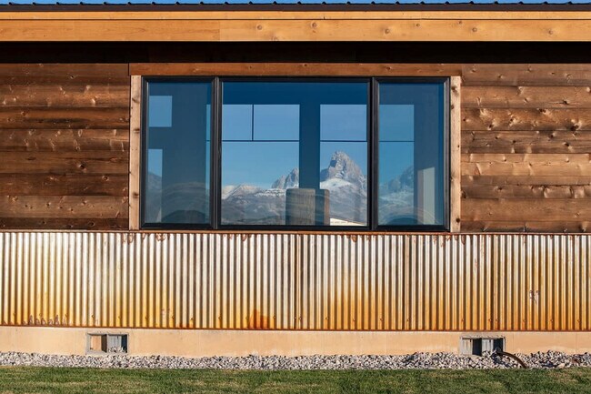 Building Photo - 3402 Alta Vista Dr