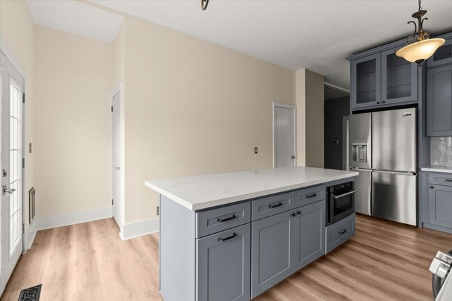 Building Photo - 8633 Wabash Ave S