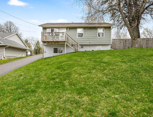 Primary Photo - 1122 Ferndale St N