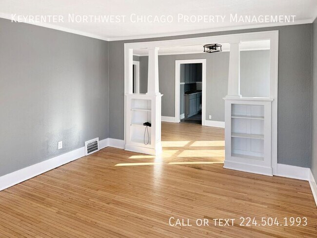 Building Photo - 471 Center St