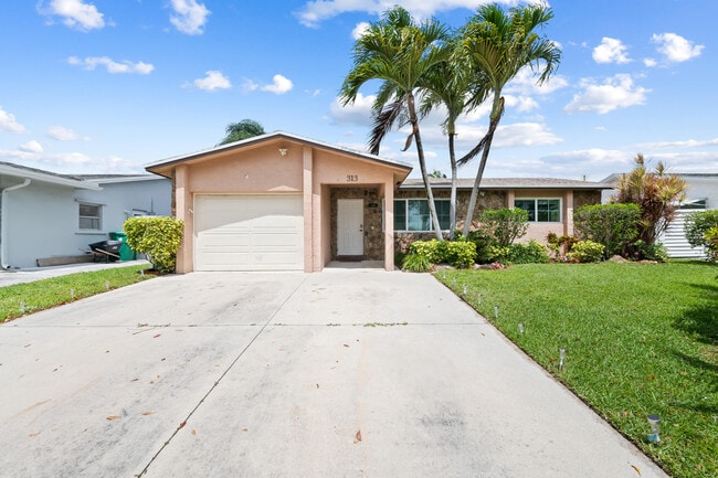 Building Photo - 313 SE 4th Terrace