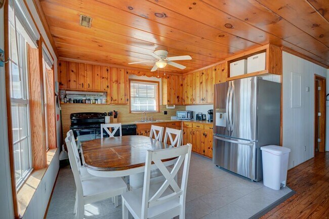 Building Photo - OFF SEASON Oceanfront Rental