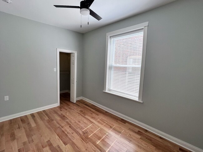 Building Photo - 4244 N Spaulding Ave