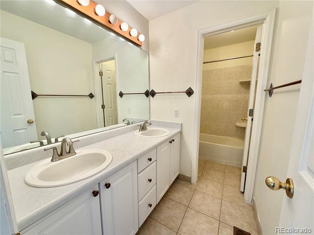 Building Photo - 17045 Hastings Ave