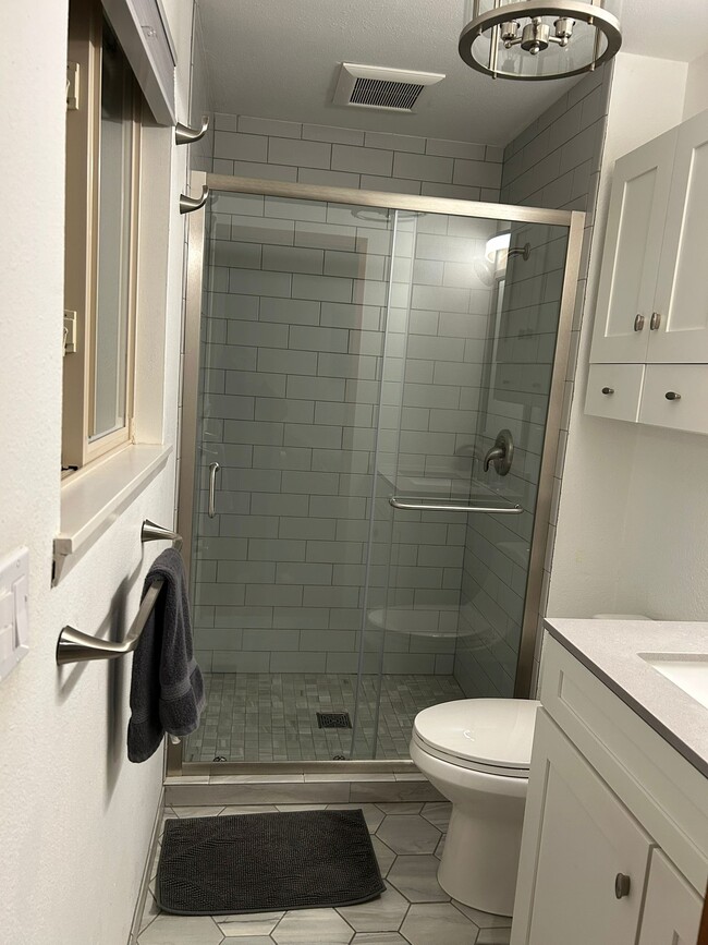 bathroom#1 - 1526 NE 98th St