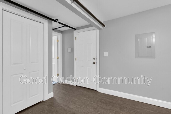 Building Photo - 618 Elmwood Ave