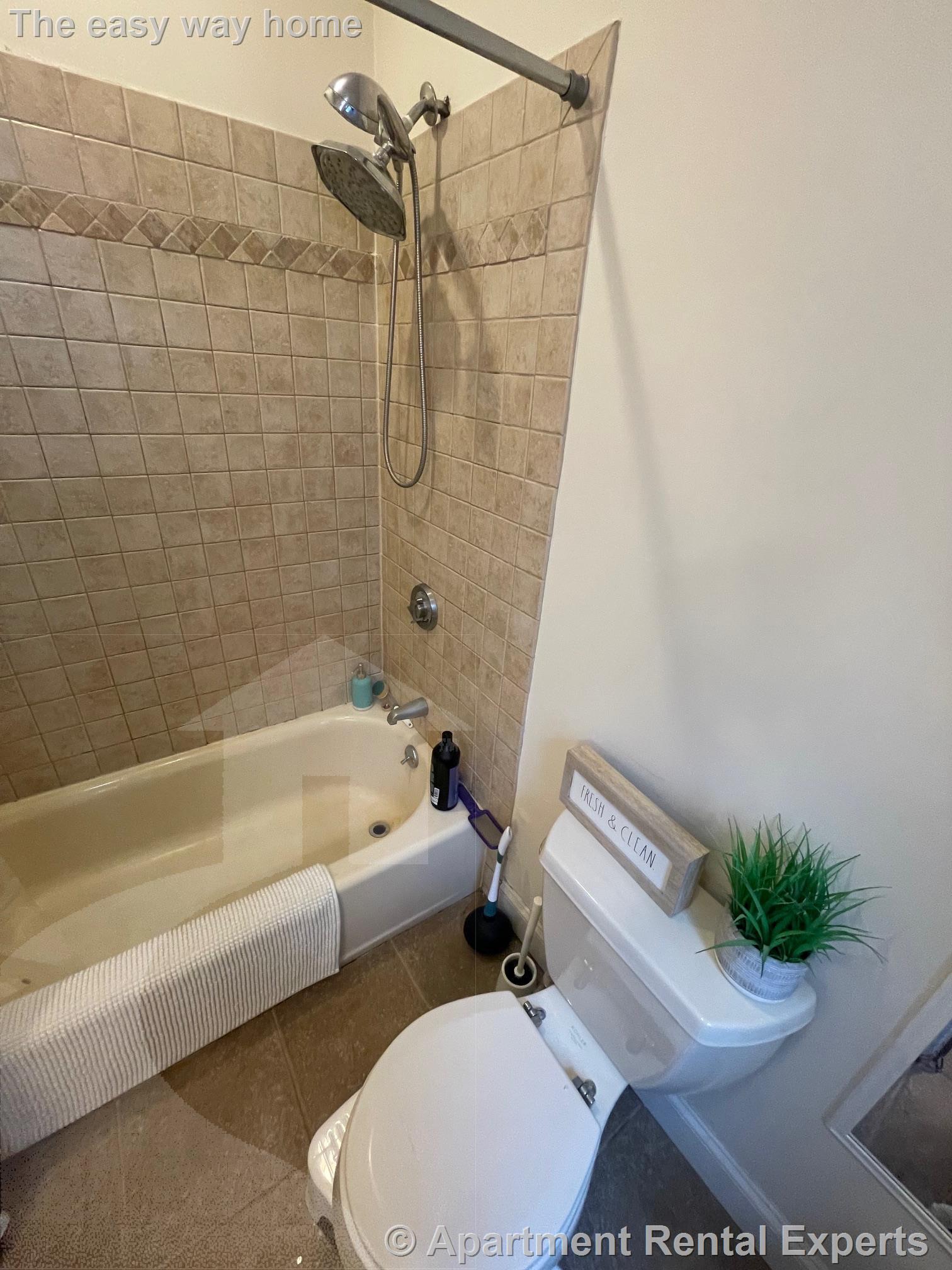 Building Photo - 23 Hall St