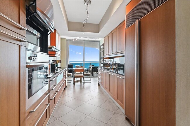 Building Photo - 1600 S Ocean Blvd