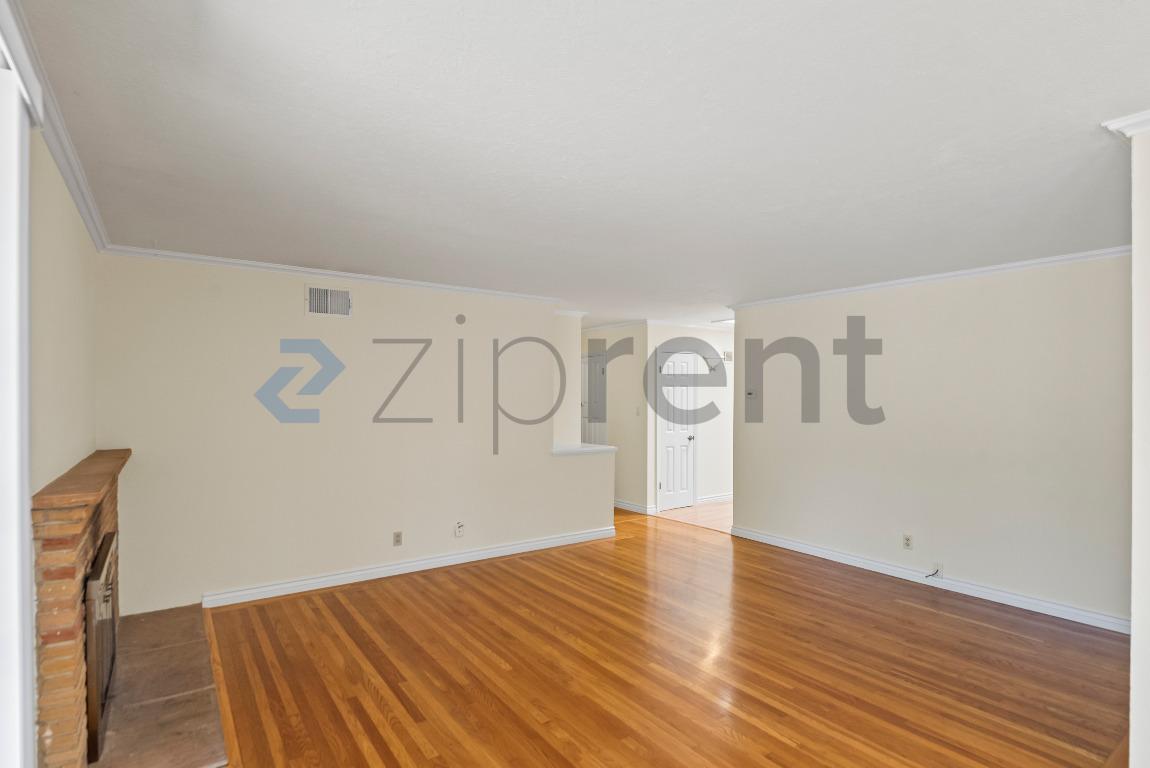 Building Photo - Unit n/a