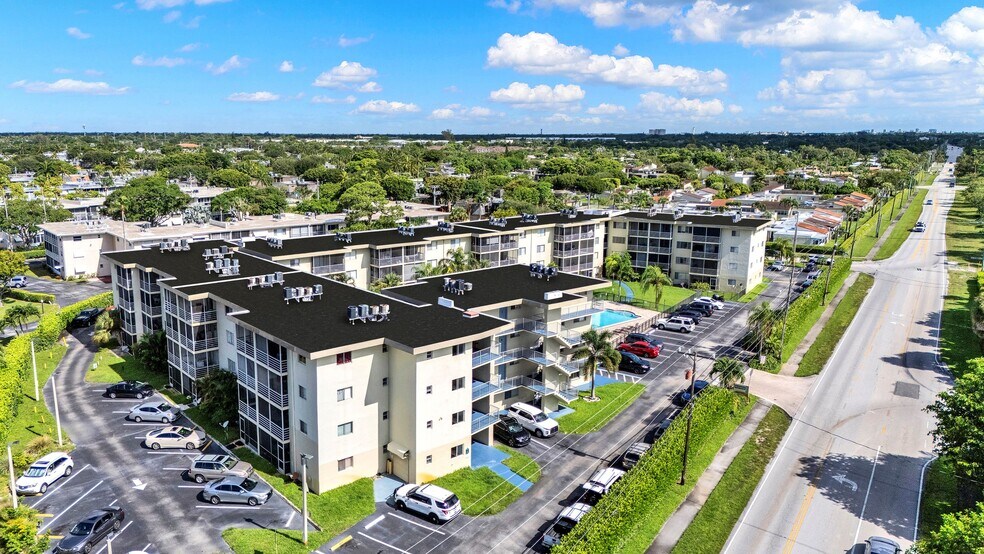 Primary Photo - Palm Ridge Apartments