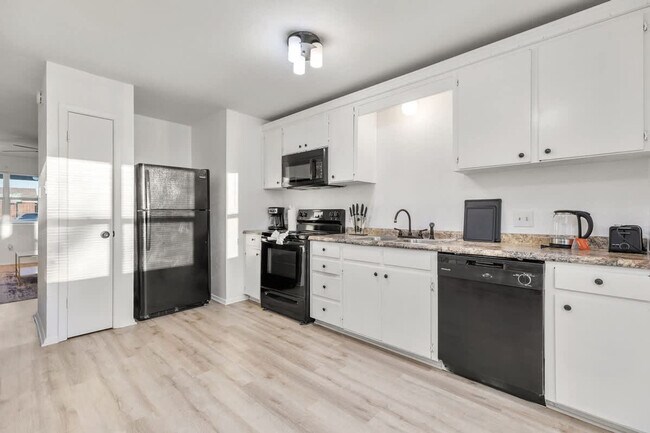 Building Photo - 3313 Chisholm Trail