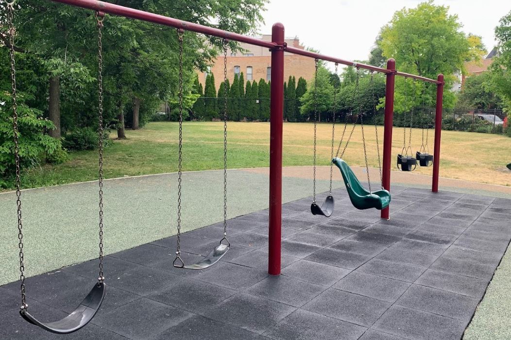 Building Photo - 1739 W Beach Ave